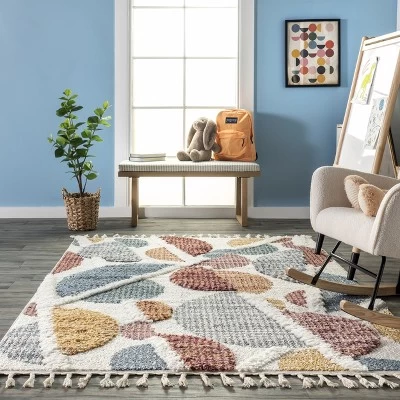 NuLOOM Chaya Abstract High/Low Kids Tassel Area Rug 9 NuLOOM Chaya Abstract High/Low Kids Tassel Area Rug - Image 7