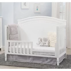 Sorelle Berkley Round Top Panel Standard Full-Sized Crib White