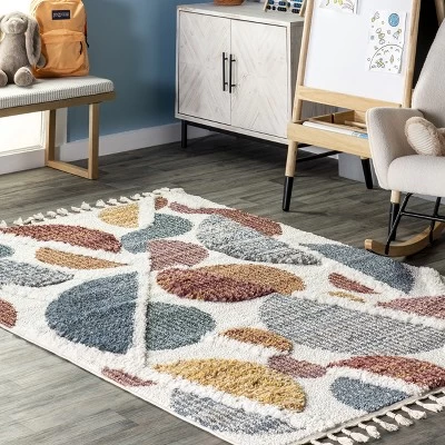 NuLOOM Chaya Abstract High/Low Kids Tassel Area Rug 10 NuLOOM Chaya Abstract High/Low Kids Tassel Area Rug - Image 8